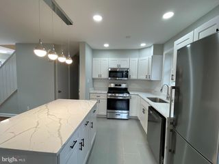 6909 40TH, University Park, MD 20782