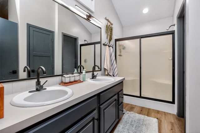 2428 81st Circle, Urbandale, IA 50322