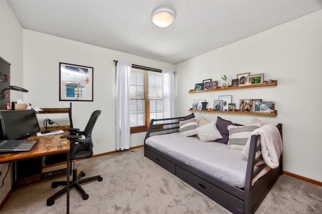 2428 81st Circle, Urbandale, IA 50322