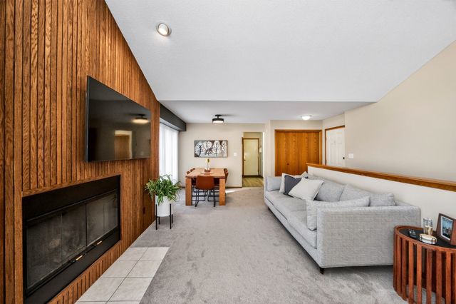 2428 81st Circle, Urbandale, IA 50322