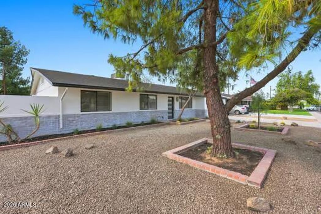 3821 W Desert Park Lane, Phoenix, AZ 85051 — exterior