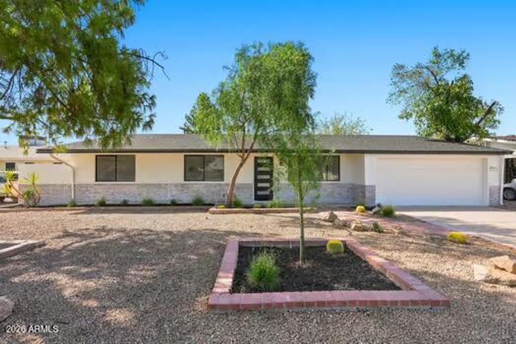 3821 W Desert Park Lane, Phoenix, AZ 85051 — photo 2