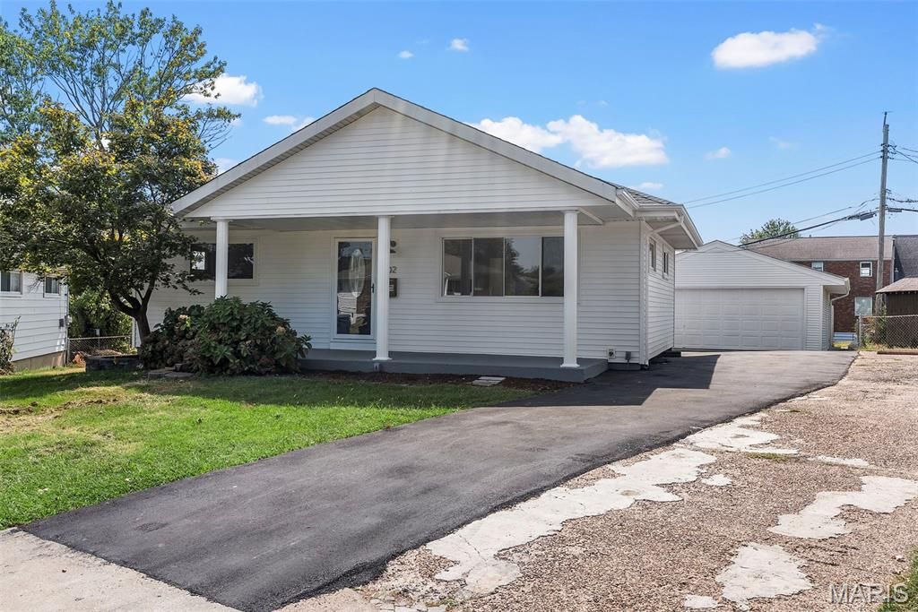 502 Nannette Drive, St Louis, MO 63125