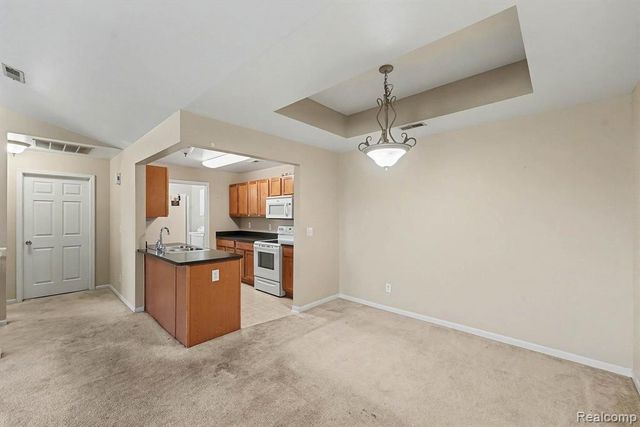 11712 Farmington Road, Livonia, MI 48150