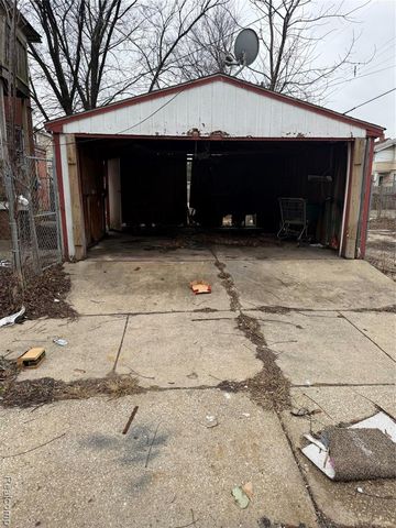 5502 S Clarendon Street, Detroit, MI 48204