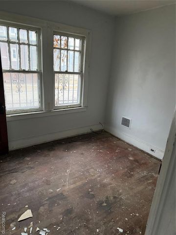 5502 S Clarendon Street, Detroit, MI 48204