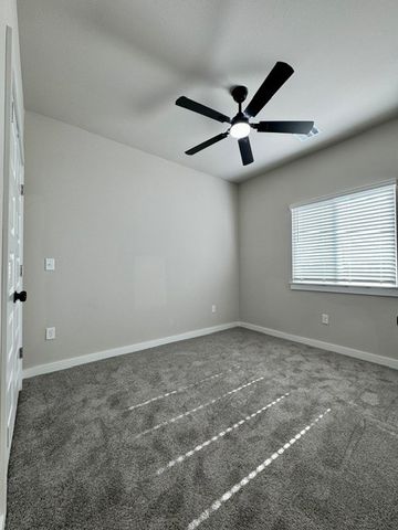 1901 Azlin Place B, Siloam Springs, AR 72761
