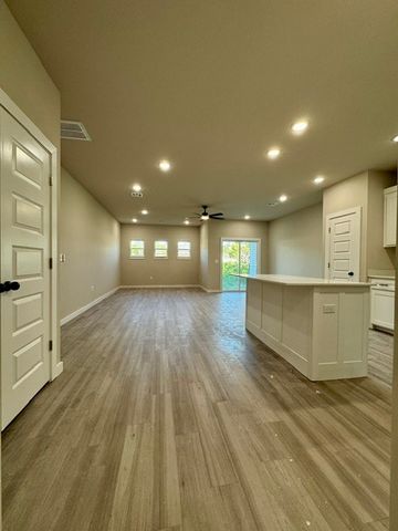 1901 Azlin Place B, Siloam Springs, AR 72761