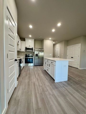1901 Azlin Place B, Siloam Springs, AR 72761