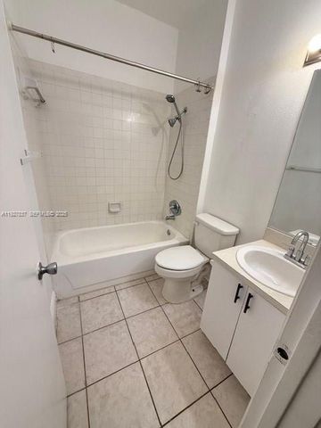1971 NW 96th Ter 9G, Pembroke Pines, FL 33024