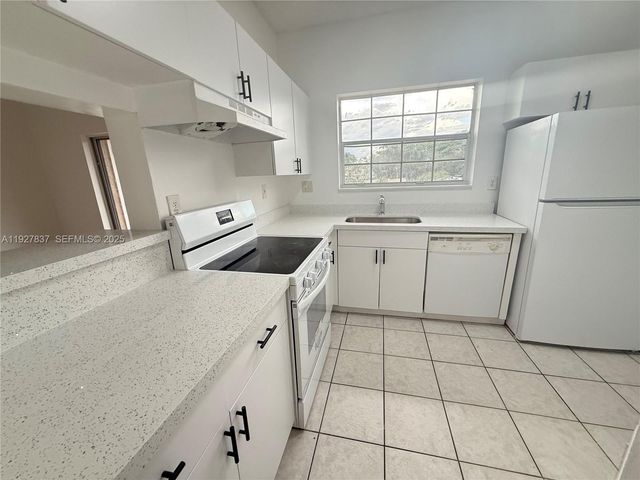 1971 NW 96th Ter 9G, Pembroke Pines, FL 33024