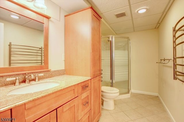 13 Fernwood Ct, Readington Twp., NJ 08889