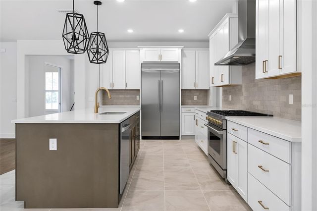 1704 MAGNOLIA BLUFF CIR, Deland, FL 32720