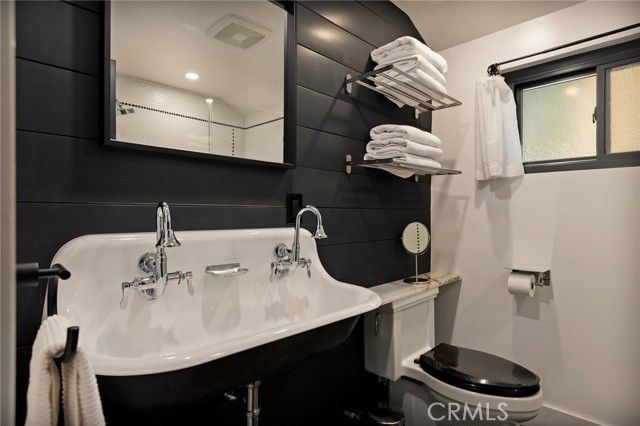 252 Crest Circle, Lake Arrowhead, CA 92352