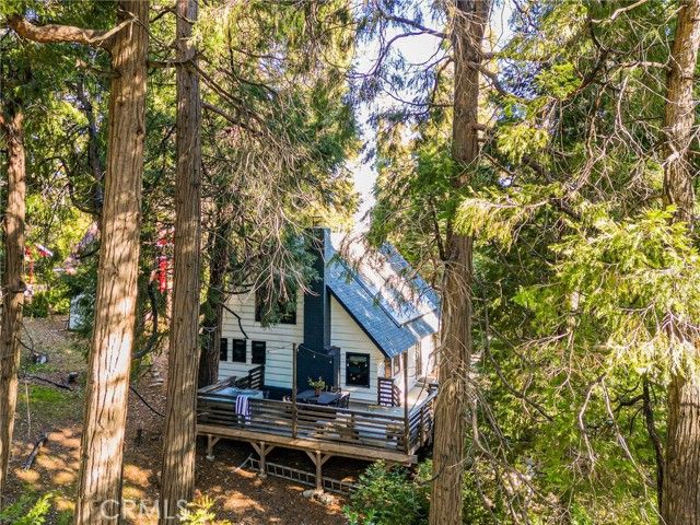 252 Crest Circle, Lake Arrowhead, CA 92352