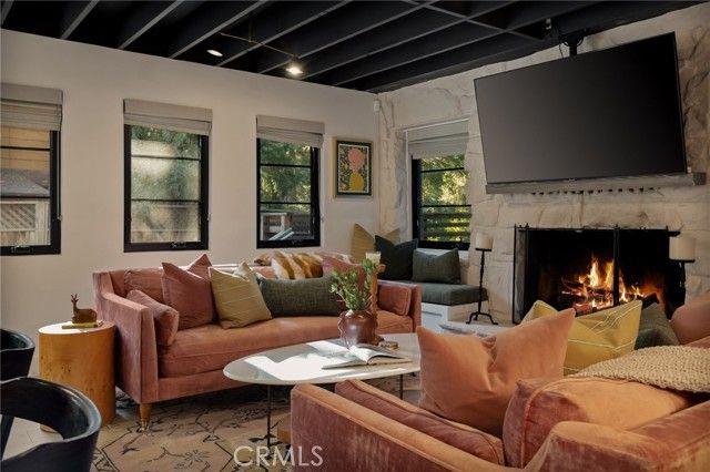 252 Crest Circle, Lake Arrowhead, CA 92352