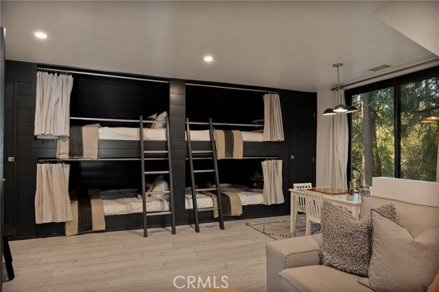 252 Crest Circle, Lake Arrowhead, CA 92352