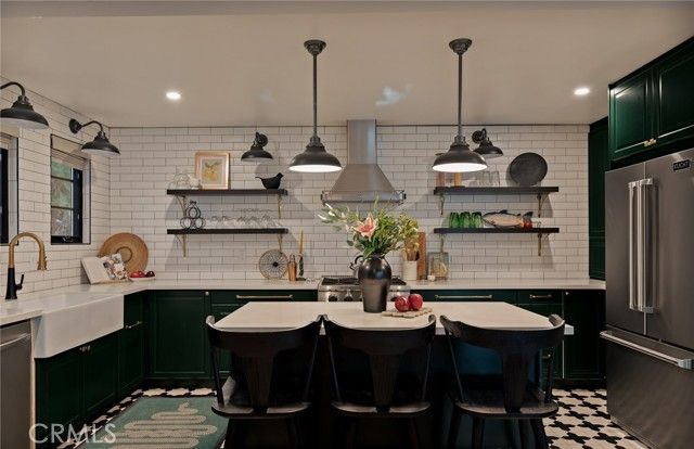 252 Crest Circle, Lake Arrowhead, CA 92352