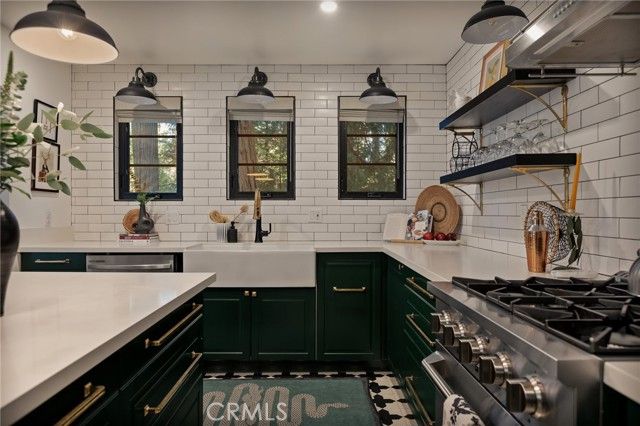 252 Crest Circle, Lake Arrowhead, CA 92352