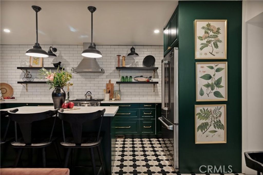 252 Crest Circle, Lake Arrowhead, CA 92352