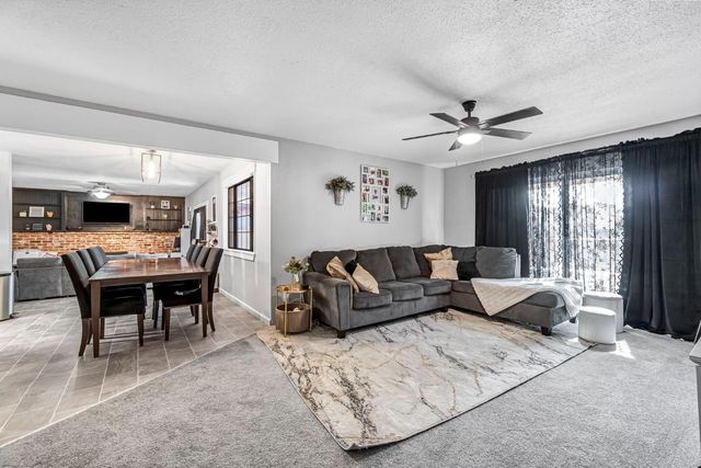 362 W Ashcroft Avenue, Clovis, CA 93612