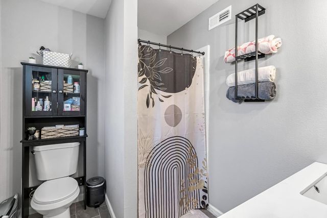 362 W Ashcroft Avenue, Clovis, CA 93612