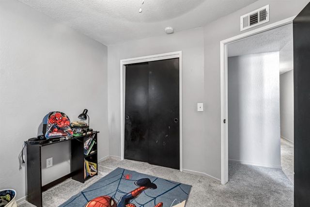 362 W Ashcroft Avenue, Clovis, CA 93612