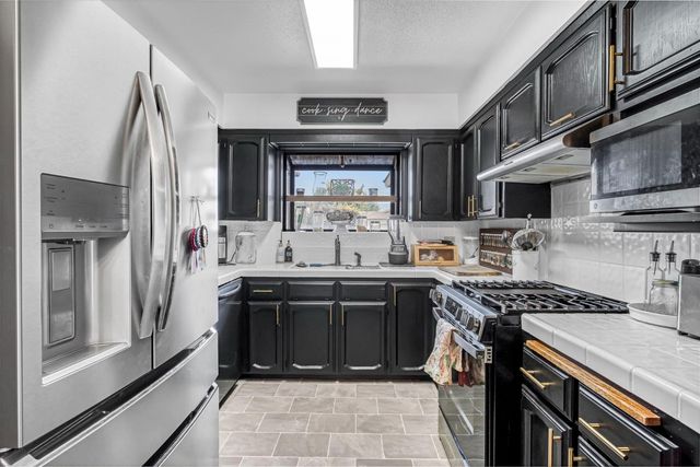 362 W Ashcroft Avenue, Clovis, CA 93612