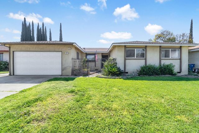 362 W Ashcroft Avenue, Clovis, CA 93612