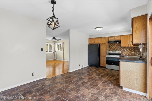 5354 Don Shenk Drive, Swartz Creek, MI 48473