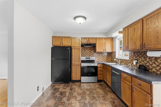 5354 Don Shenk Drive, Swartz Creek, MI 48473