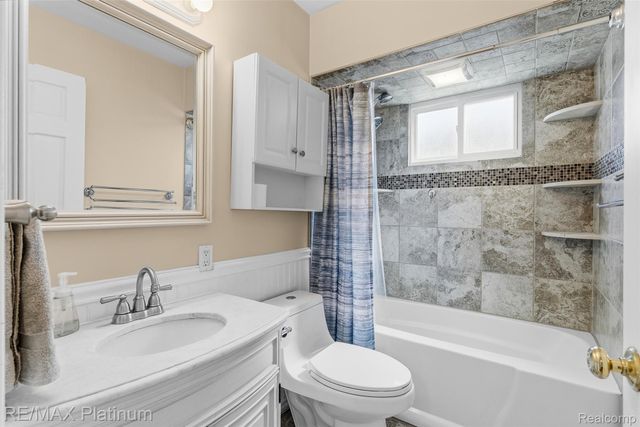 5354 Don Shenk Drive, Swartz Creek, MI 48473