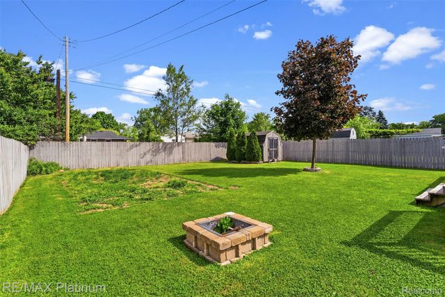 5354 Don Shenk Drive, Swartz Creek, MI 48473
