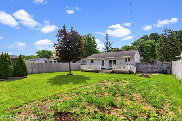 5354 Don Shenk Drive, Swartz Creek, MI 48473