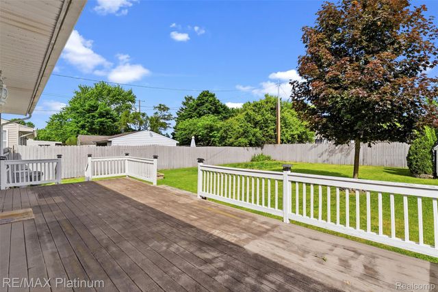 5354 Don Shenk Drive, Swartz Creek, MI 48473