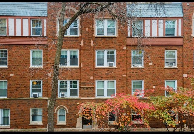 1056 W Lill Avenue 1, Chicago, IL 60614