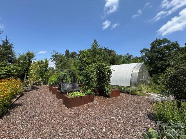 97 High Hickory Trail 2, Swannanoa, NC 28778