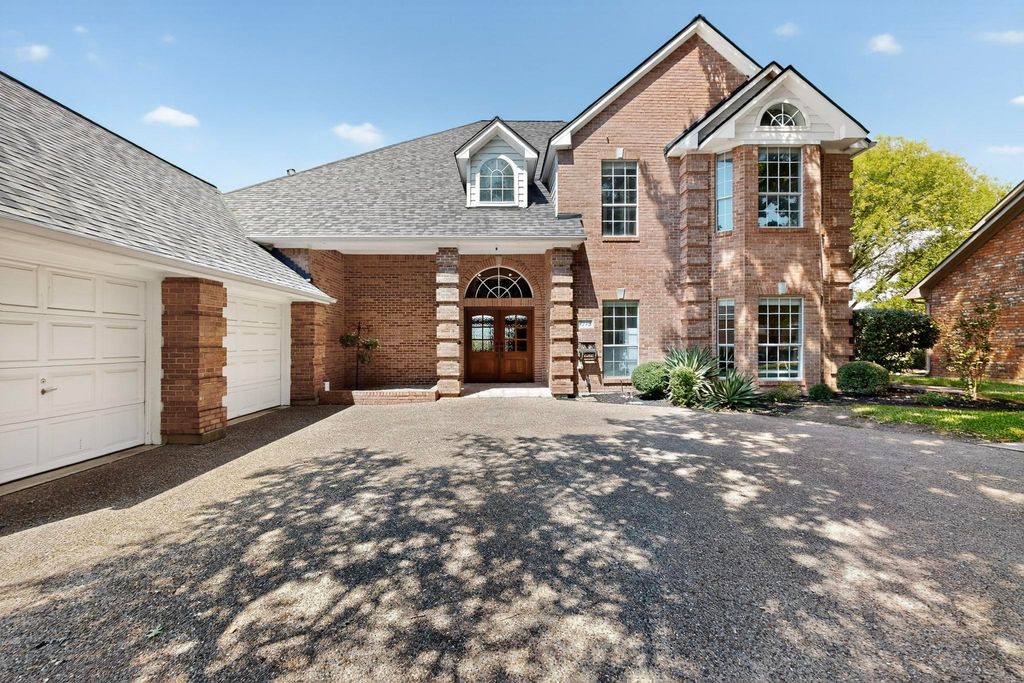 4715 N Meadow Ridge Circle, Mckinney, TX 75072