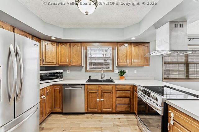 2 Hampton Drive, Winfield, WV 25213