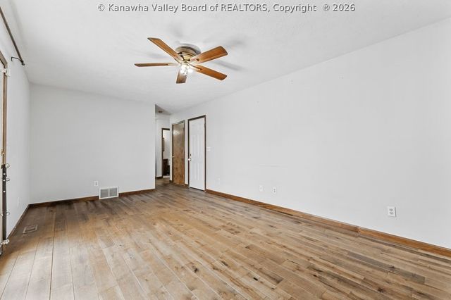 2 Hampton Drive, Winfield, WV 25213