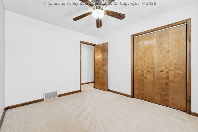 2 Hampton Drive, Winfield, WV 25213