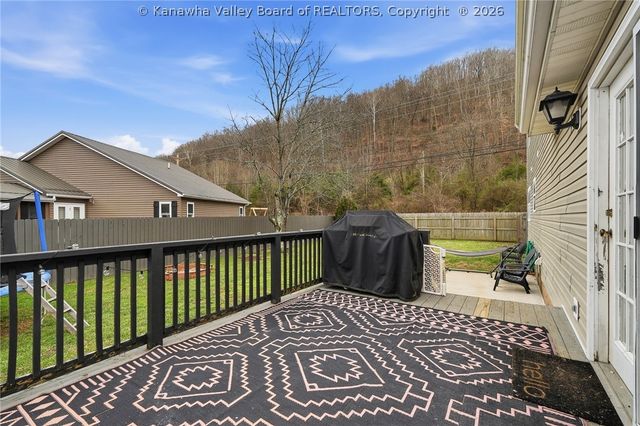 2 Hampton Drive, Winfield, WV 25213