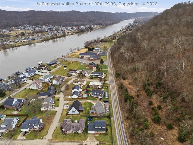 2 Hampton Drive, Winfield, WV 25213