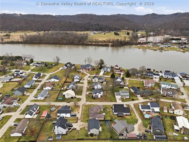 2 Hampton Drive, Winfield, WV 25213