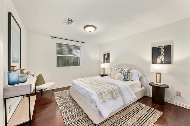 1716 W Saint Johns Ave, Austin, TX 78757