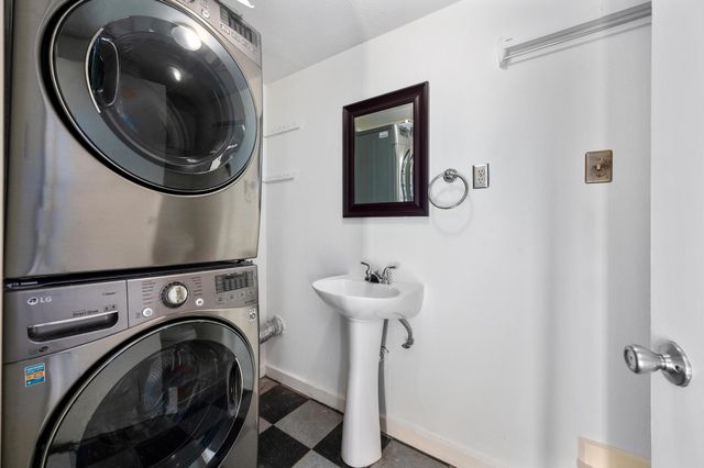 1716 W Saint Johns Ave, Austin, TX 78757