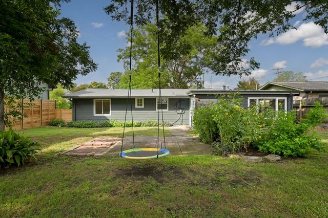 1716 W Saint Johns Ave, Austin, TX 78757