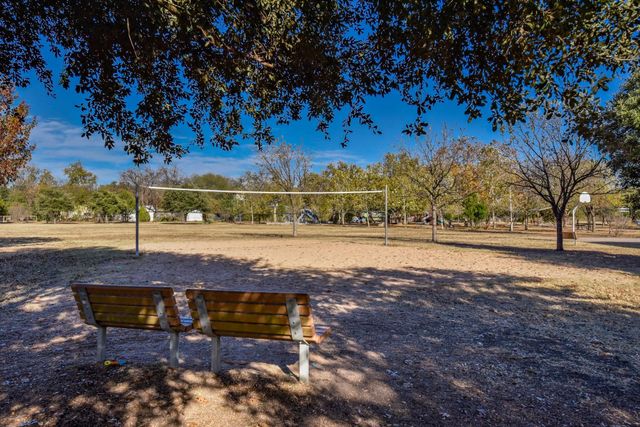 1716 W Saint Johns Ave, Austin, TX 78757