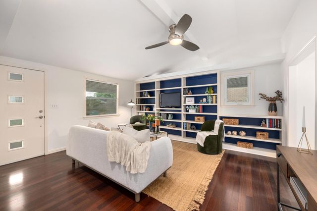 1716 W Saint Johns Ave, Austin, TX 78757