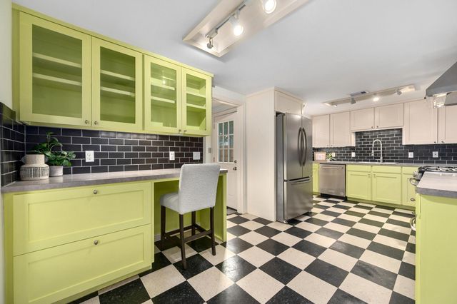 1716 W Saint Johns Ave, Austin, TX 78757
